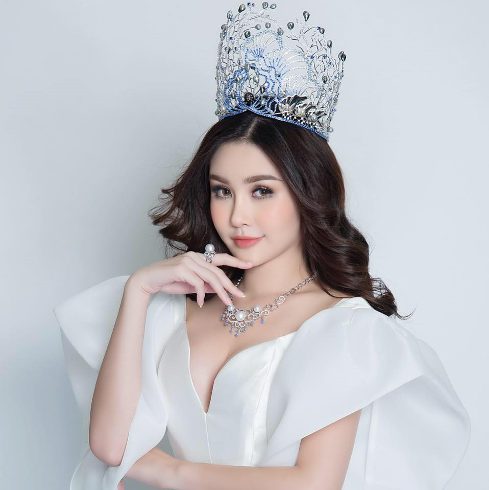 G&oacute;c chụp đẹp của Ng&acirc;n Anh l&agrave; ph&iacute;a b&ecirc;n tr&aacute;i gương mặt n&ecirc;n c&ocirc; hầu như chỉ c&oacute; những bức ảnh chụp từ g&oacute;c n&agrave;y.