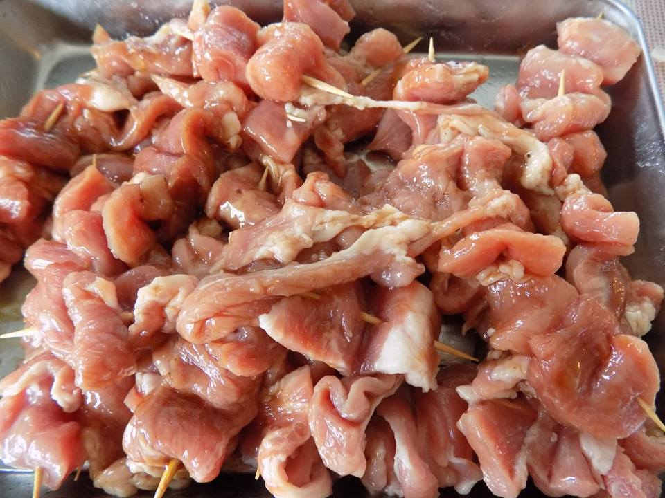C&aacute;ch l&agrave;m thịt xi&ecirc;n chi&ecirc;n ngon như thịt nướng cả nh&agrave; đều m&ecirc;