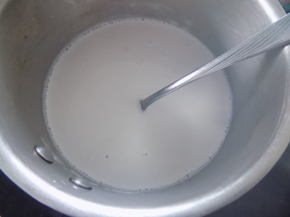 C&aacute;ch nấu ch&egrave; củ năng nước cốt dừa thanh m&aacute;t cả nh&agrave; đều m&ecirc;