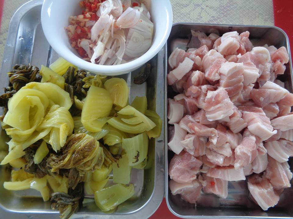 C&aacute;ch l&agrave;m m&oacute;n thịt ba chỉ x&agrave;o cải chua cực kỳ hao cơm