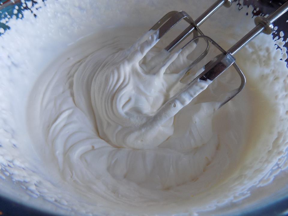 C&aacute;ch l&agrave;m m&oacute;n kem Oreo ngon như ngo&agrave;i tiệm