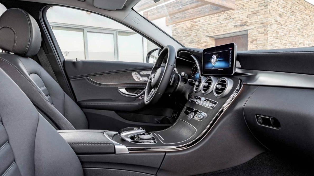 Mercedes C- Class 2019 tr&igrave;nh l&agrave;ng với một loạt n&acirc;ng cấp nổi bật