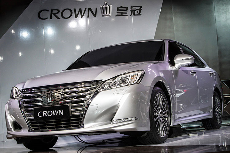 Toyota Crown 2018 ch&iacute;nh thức ra mắt tại qu&ecirc; nh&agrave; v&agrave;o th&aacute;ng tới