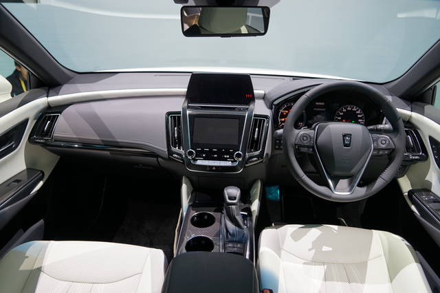 Toyota Crown 2018 ch&iacute;nh thức ra mắt tại qu&ecirc; nh&agrave; v&agrave;o th&aacute;ng tới