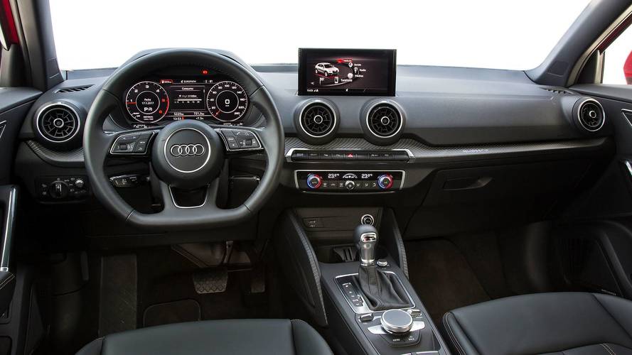 Audi Q2 2018 khiến nhiều bạn trẻ &lsquo;đứng ngồi kh&ocirc;ng y&ecirc;n&rsquo;