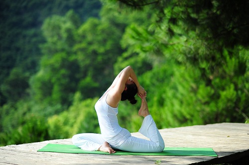 yoga tư thế chim bồ c&acirc;u