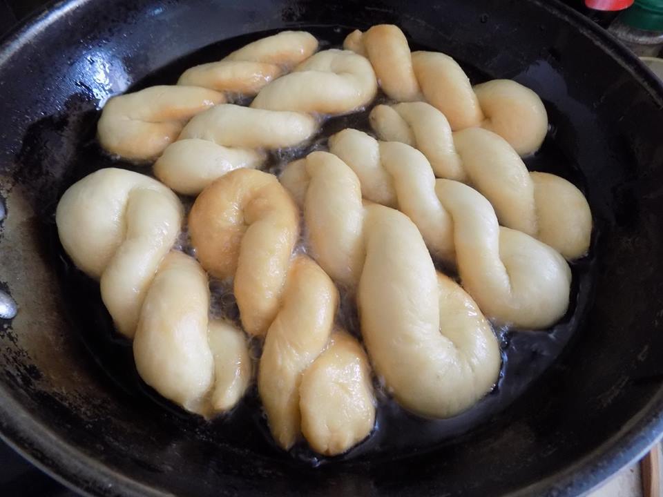 &lsquo;Bỏ t&uacute;i&rsquo; ngay c&aacute;ch l&agrave;m b&aacute;nh quẩy gi&ograve;n tan tại nh&agrave;