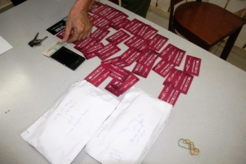 Thẻ ATM giả mà công an thu giữ khi bắt 1 nghi can nước ngoài mới đây Thẻ ATM giả mà công an thu giữ khi bắt 1 nghi can nước ngoài mới đây