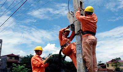 Tin tức mới cập nhật ng&agrave;y 14/1/2015: EVN lỗ th&ecirc;m 16 ng&agrave;n tỷ, nguy cơ gi&aacute; điện tăng cao