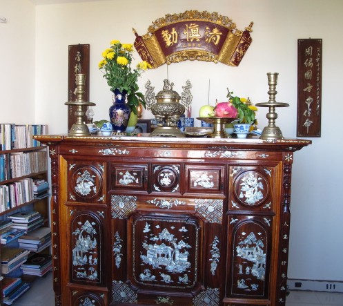 Vị tr&iacute; đặt b&agrave;n thờ theo phong thủy c&oacute; &yacute; nghĩa quan trọng