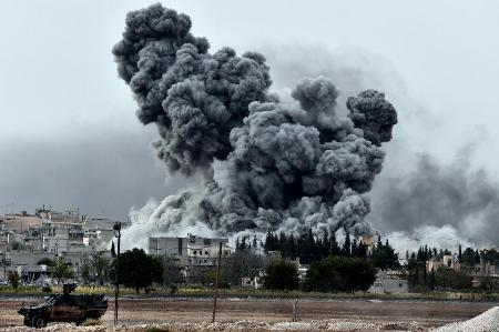 Mỹ đ&atilde; dội gần 5000 quả bom nhằm v&agrave;o phiến qu&acirc;n Nh&agrave; nước Hồi gi&aacute;o ISIS