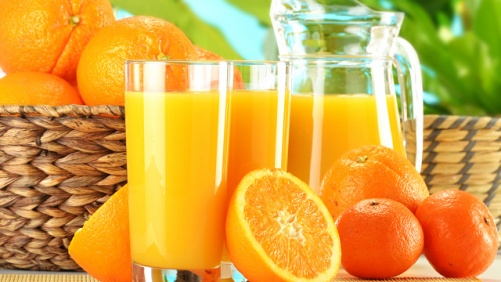 C&aacute;c b&agrave; bầu n&ecirc;n uống nước cam tăng cường axit folic v&agrave; kali gi&uacute;p ph&ograve;ng chống dị tật bẩm sinh cho thai nhi