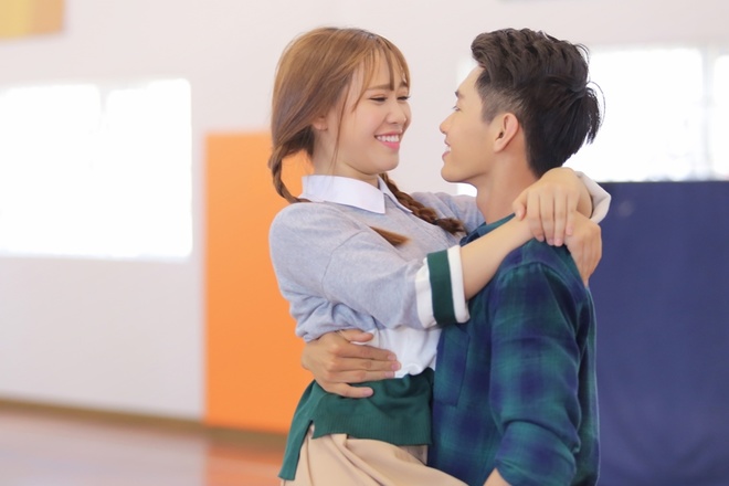 MV c&oacute; nhiều khoảnh khắc t&igrave;nh tứ của Quang Đăng v&agrave; Bảo Uy&ecirc;n nhưng được bi&ecirc;n tập kỹ lưỡng, ph&ugrave; hợp với tuổi teen