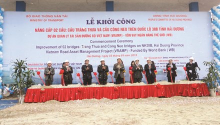 Bộ trưởng GTVT Đinh La Thăng vừa chỉ đạo thanh tra g&oacute;i thầu RAI/CP1 l&agrave; một trong những tin tức mới nhất 24h ng&agrave;y 26/1/2015