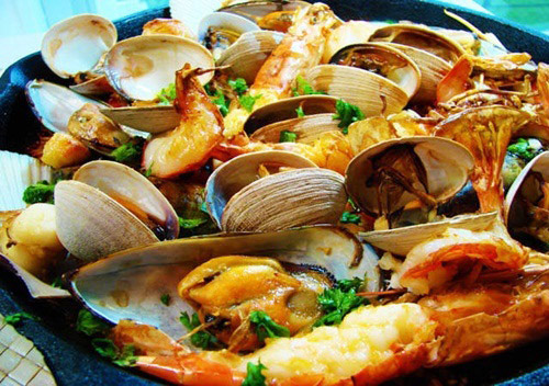 Hải sản l&agrave; m&oacute;n ăn kh&ocirc;ng thể bỏ qua khi đến du lịch tại Vũng T&agrave;u