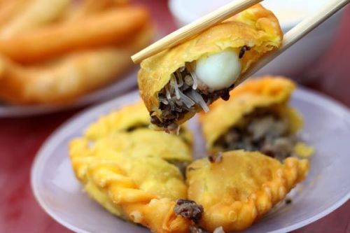 B&aacute;nh gối, b&aacute;nh r&aacute;n thơm ngon h&uacute;t kh&aacute;ch độ v&agrave;o thu ở H&agrave; Nội