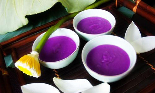 M&oacute;n ch&egrave; thơm ngon, hấp dẫn với m&agrave;u t&iacute;m s&aacute;nh mịn
