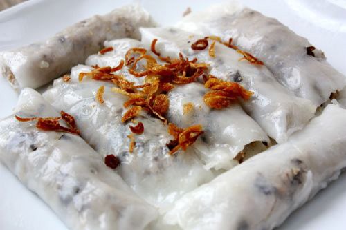 Nh&acirc;n của loại b&aacute;nh n&agrave;y gồm thịt heo băm, mộc nhĩ v&agrave; cả nấm hương hấp ch&iacute;n