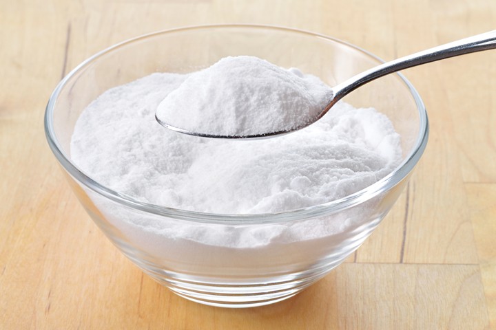 Baking soda cũng gi&uacute;p diệt gi&aacute;n rất tốt