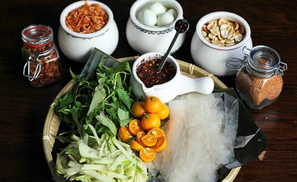 C&aacute;c nguy&ecirc;n liệu trong c&aacute;ch l&agrave;m b&aacute;nh tr&aacute;ng trộn ngon