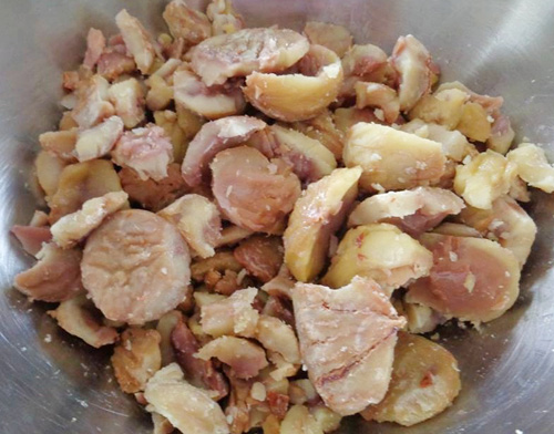 Nh&acirc;n b&aacute;nh b&ugrave;i thơm, lạ miệng được l&agrave;m từ hạt dẻ