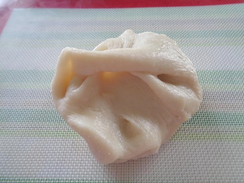 Bước l&agrave;m vỏ b&aacute;nh dẻo mịn cho chiếc b&aacute;nh trung thu nh&acirc;n hạt dẻ th&ecirc;m ngon