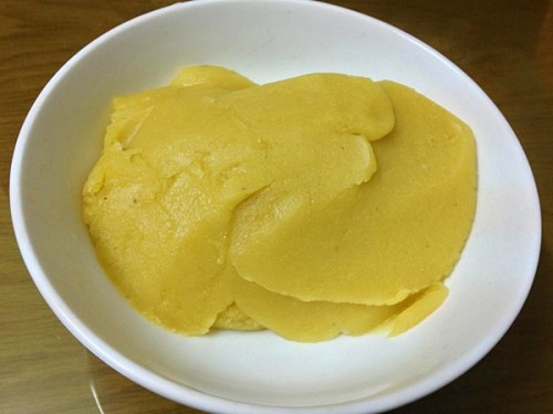 L&agrave;m nh&acirc;n b&aacute;nh đậu xanh cho m&oacute;n b&aacute;nh trung thu th&ecirc;m đậm đ&agrave;