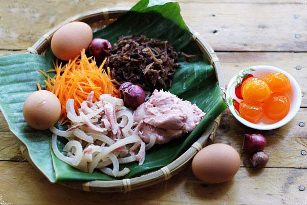C&aacute;c nguy&ecirc;n liệu trong c&aacute;ch l&agrave;m gi&ograve; ngũ sắc
