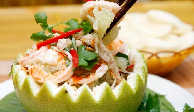 C&aacute;ch l&agrave;m gỏi bưởi t&ocirc;m thịt thơm ngon, hấp dẫn