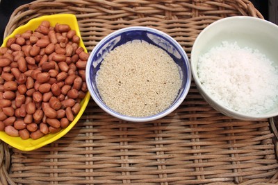 Nguy&ecirc;n liệu trong c&aacute;ch l&agrave;m muối vừng cực k&igrave; đơn giản