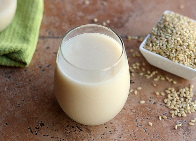 C&aacute;c bước l&agrave;m nước gạo rang dễ thực hiện v&agrave; kh&ocirc;ng tốn nhiều thời gian
