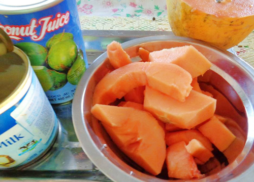Nguy&ecirc;n liệu trong c&aacute;ch l&agrave;m sinh tố đu đủ cực đơn giản, dễ t&igrave;m