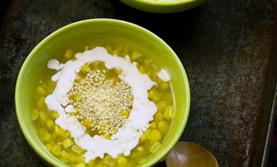C&aacute;ch nấu ch&egrave; ng&ocirc; thơm ngon, hấp dẫn với c&aacute;c bước đơn giản