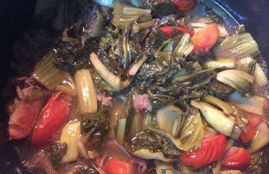 M&oacute;n g&acirc;n b&ograve; hầm dưa chua rất th&iacute;ch hợp trong những ng&agrave;y gi&aacute; lạnh