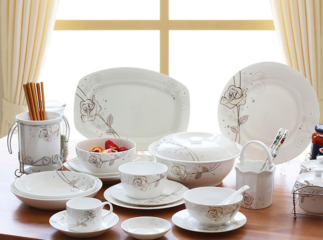 Chọn mua b&aacute;t đĩa an to&agrave;n dựa v&agrave;o gi&aacute; cả tr&ecirc;n thị trường