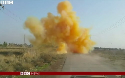 Iraq tung video IS d&ugrave;ng bom chứa chất độc chết người