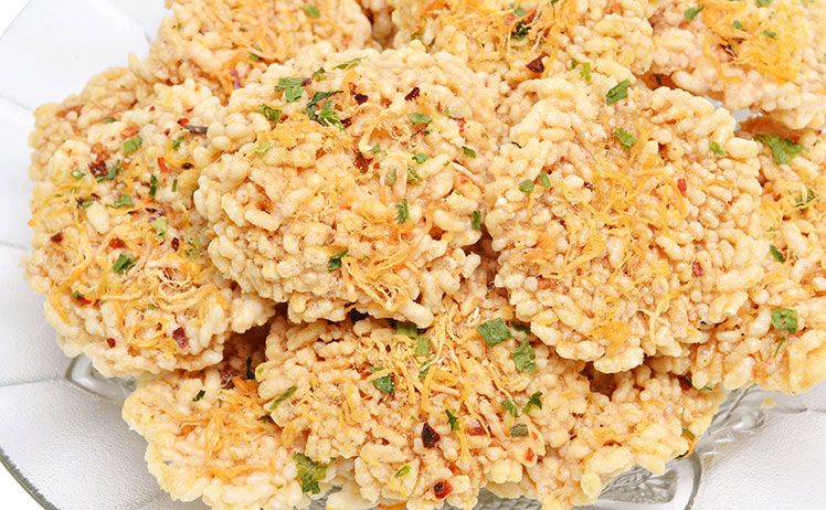 Nhắc đến đặc sản Ninh B&igrave;nh phải nhớ ngay tới m&oacute;n cơm ch&aacute;y gi&ograve;n tay, ngon miệng