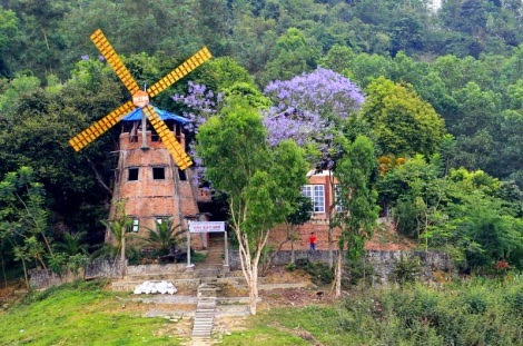 Thung Nai y&ecirc;n b&igrave;nh l&agrave; địa điểm du lịch ng&agrave;y Quốc Kh&aacute;nh th&uacute; vị