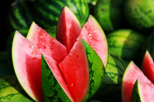 Ăn nhiều dưa hấu c&oacute; thể g&acirc;y rối loạn đường ruột v&igrave; chất lycopene c&oacute; nhiều trong dưa hấu