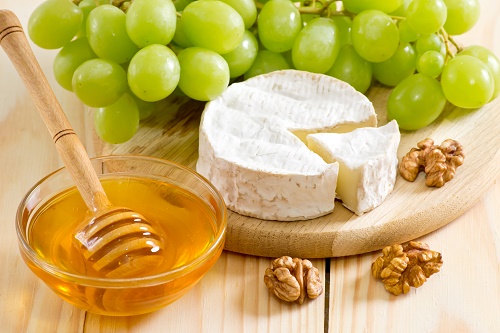 Hỗ trợ giảm c&acirc;n l&agrave; một trong những t&aacute;c dụng hữu hiệu của mật ong đối với 13Win19 ưu đãi hấp dẫn