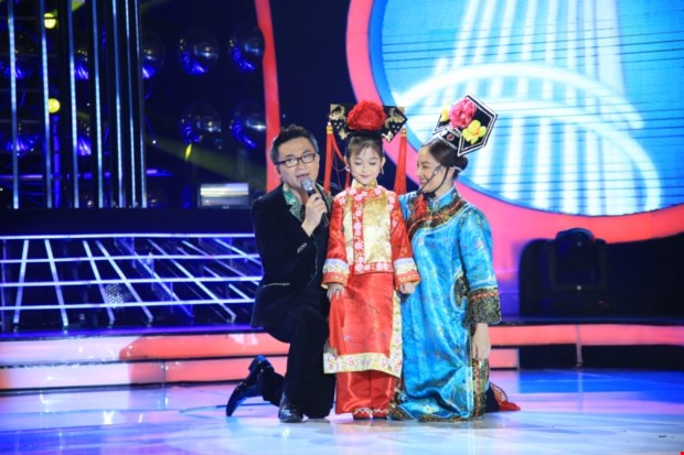 Lan Phương th&iacute;ch th&uacute; khi đ&oacute;ng vai Dung Mama c&ugrave;ng Bảo Ngọc trong chương tr&igrave;nh Gương mặt th&acirc;n quen nh&iacute; 2015