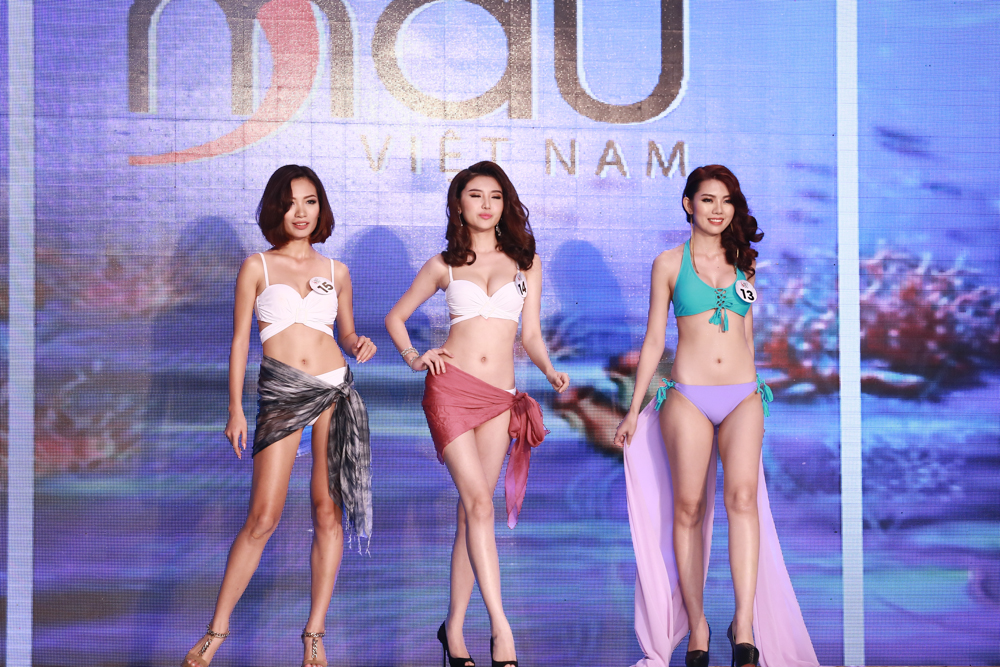 Ngo&agrave;i ra, Hồ Ngọc H&agrave; cũng tham gia tr&igrave;nh diễn c&aacute;c ca kh&uacute;c của m&igrave;nh tại đ&ecirc;m chung kết