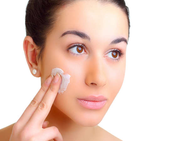 Kem dưỡng da chứa corticoid có thể gây kích ứng da, giãn mao mạch da Kem dưỡng da chứa corticoid có thể gây kích ứng da, giãn mao mạch da