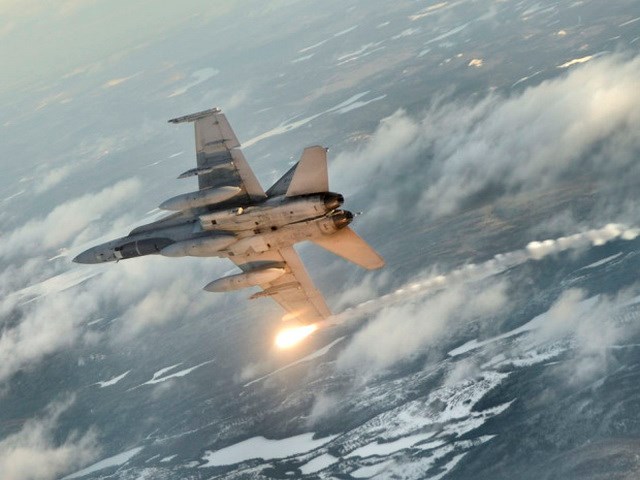 M&aacute;y bay chiến đấu CF-18 của Canada tham gia chiến dịch kh&ocirc;ng k&iacute;ch nhằm v&agrave;o IS 