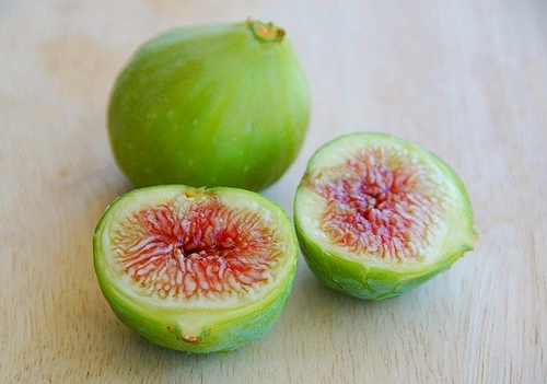 L&agrave;m đẹp da, sạch mụn trứng c&aacute; đơn giản từ quả sung