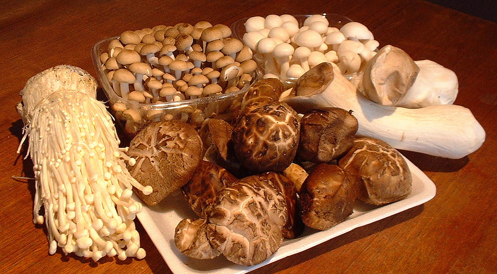 L&agrave;m đẹp, trị mụn hiệu quả từ những loại rau củ thường ng&agrave;y - ảnh 4