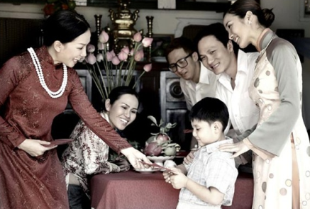 Lì xì hay mừng tuổi đầu năm là một trong những phong tục ngày Tết đã xuất hiện từ xa xưa Lì xì hay mừng tuổi đầu năm là một trong những phong tục ngày Tết đã xuất hiện từ xa xưa