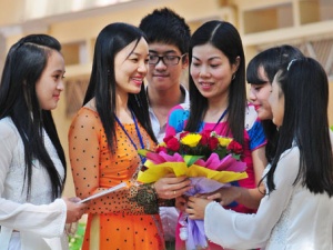 Gửi tặng những m&oacute;n qu&agrave;, những lời ch&uacute;c 8/3 &yacute; nghĩa nhất đến người c&ocirc; gi&aacute;o y&ecirc;u qu&yacute;