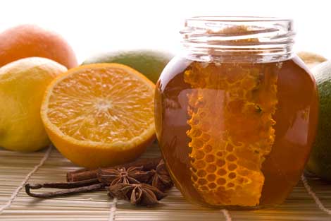 Mật ong nguy&ecirc;n chất chứa nhiều chất dinh dưỡng c&oacute; hương vị tự nhi&ecirc;n