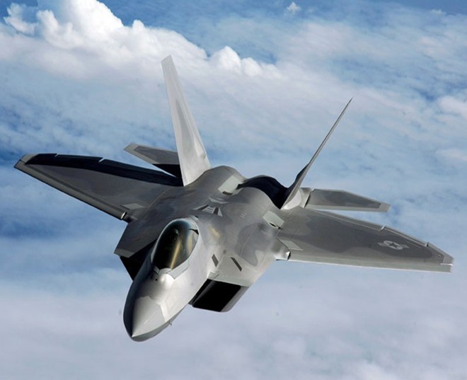 M&aacute;y bay chiến đấu Lockheed Martin F-22 Raptor - một trong 5 m&aacute;y bay đắt nhất của Mỹ